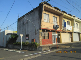 三重県名張市富貴ケ丘３番町の店付住宅の画像
