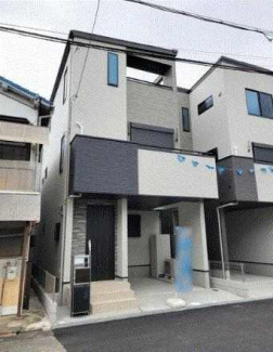 ２号地　外観　価格３８８０万円　太陽光発電システム搭載の邸宅