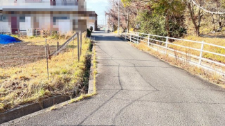 【前面道路含む現地写真】