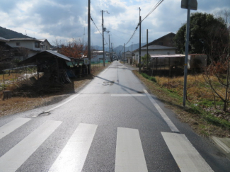 【前面道路含む現地写真】