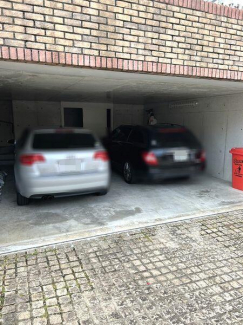 駐車スペース２台（車種による）