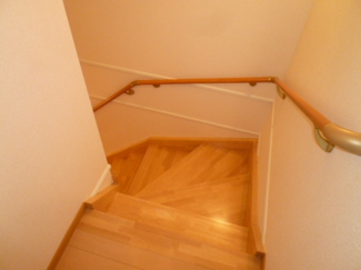 『エミネンス』　階段