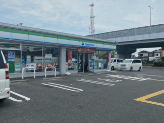 ファミリーマート岸和田中井町東店まで529m