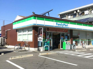 ファミリーマート吉田駅北店まで122m