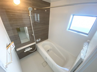 シンプルなデザインが癒される浴室！使い勝手もよさそう！