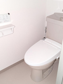 ウォッシュレット付のトイレにはペーパーホルダーが便利な２個設
