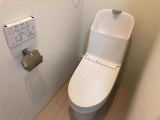 温水洗浄器付きの洋式トイレです！