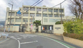 島本町立第一小学校まで840m