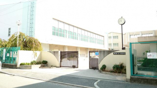 堺市立大浜中学校まで357m
