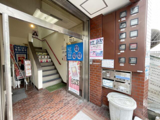 山本ビル　深井駅約１分　４階約８９㎡　ロータリーに面す　視認性良好の画像