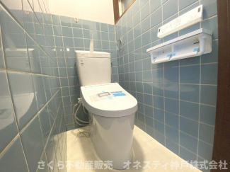 リフォーム済みの温水洗浄つきトイレです