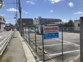 宝塚市光明町の駐車場の画像