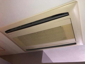 業務用エアコンは天井埋め込み型