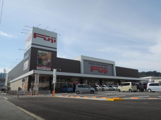 フジ八幡浜店まで525m