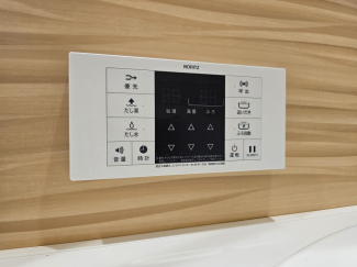 【風呂】 追い焚きの他、自動給湯やたし湯たし水も出来ます