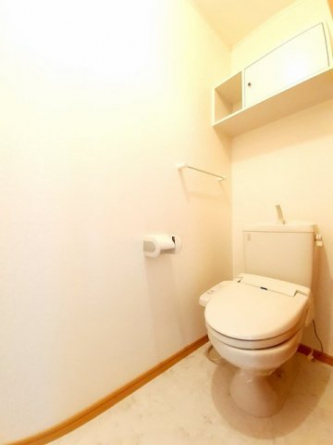 【トイレ】 コンパクトで使いやすいトイレです