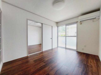 洋間2部屋の写真です。