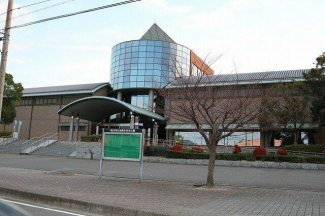 松山市北条ふるさと館まで799m