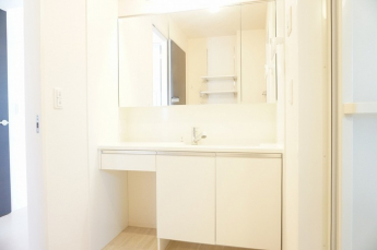 【洗面所】 【洗面所】