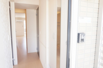 【玄関】 【玄関】