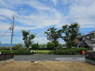 【展望】 目の前が公園でその向こうは田園風景が広がっています♪