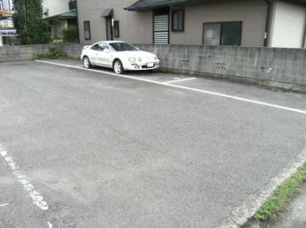 水泥駐車場の画像