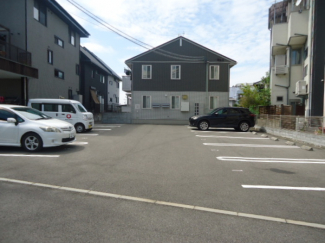 【駐車場】 【駐車場】