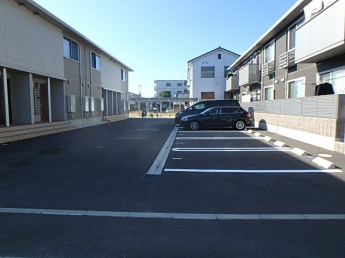 【駐車場】 【駐車場】