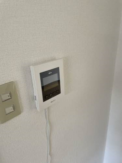 【セキュリティ】 モニター付きインターホンで安心。