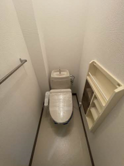 【トイレ】 温水洗浄便座です