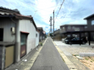 【前面道路含む現地写真】 【前面道路含む現地写真】