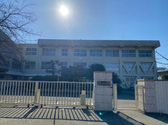 金子小学校まで1400m