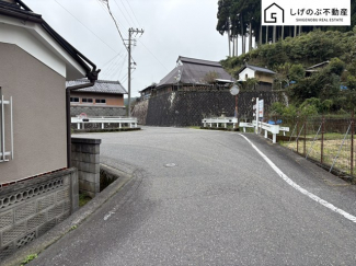 【前面道路含む現地写真】 前面道路です。