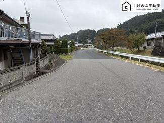 【前面道路含む現地写真】 前面道路です。