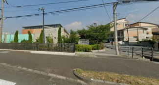 伊予市立港南中学校まで2895m