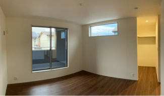 【洋室】 【洋室】