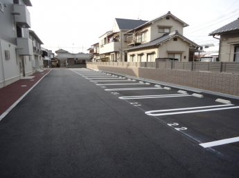 【駐車場】 【駐車場】
