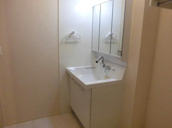 【洗面所】 【洗面所】