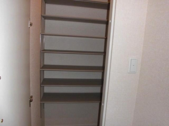 【収納】 【収納】