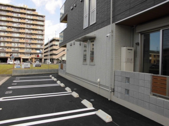 【駐車場】 【駐車場】