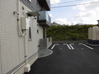 【駐車場】 【駐車場】