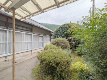 【庭】 【庭】