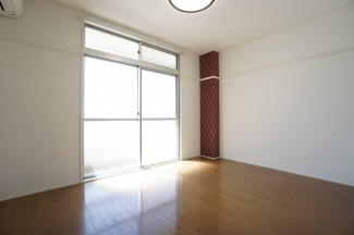 【洋室】 【洋室】