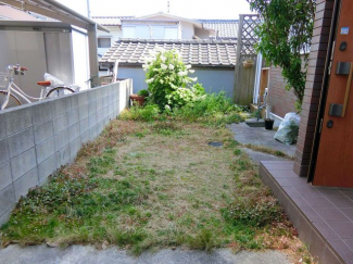 【庭】 庭を駐車場にすると3台駐車可能になります。