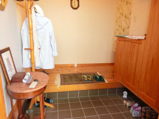 【玄関】 広々とした玄関は収納もたくさんあります。