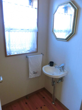 【洗面所】 2階にも洗面台があります。