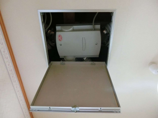 【その他設備】 24時間換気システムで空気の入れ替えも簡単に出来ます。