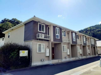 【外観】 建物外観を気になさる方へ、見た目の良い物件です