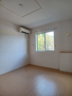 【内装】 内装は落ち着いています