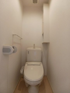 【トイレ】 コンパクトで使いやすいトイレです